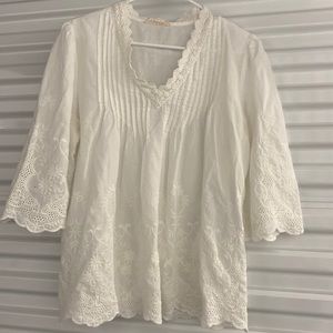 Solitaire White Scallop Edged Embroidered Top, XL